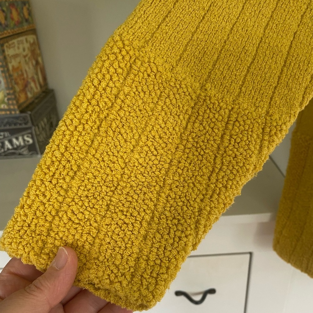 Women's Cardigan - Picture 12 of 13